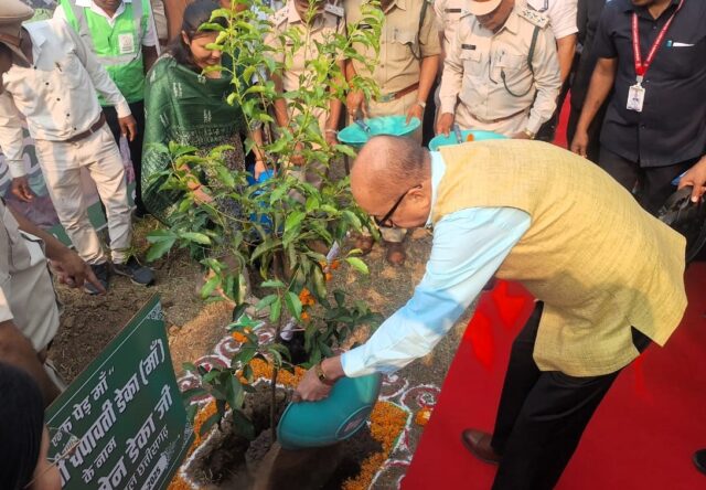 1743520012_49beff82e43023cde18f