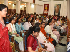 राज्यपाल डेका ने महाविद्यालय की छात्राओं से हुए रूबरू