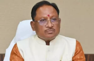 आम की छांव में मुख्यमंत्री की चौपाल: खाट पर बैठे, ग्रामीणों की सुनी बात, मौके पर दिए समाधान