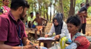 घने जंगलों और नदी-नालों को पार कर स्वास्थ्य दूतों ने बचाई दो मासूमों की जान