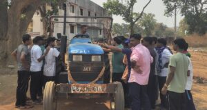 बंदूक छोड़ थामा ट्रैक्टर का स्टीयरिंग: नारायणपुर में आत्मसमर्पित नक्सलियों की नई शुरुआत