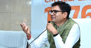 आवास एवं पर्यावरण मंत्री ओपी चौधरी ने विभिन्न आवासीय कॉलोनियों के प्रतिनिधियों के साथ की बैठक