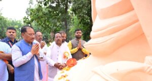 मातृशक्ति एवं प्रकृति के प्रति श्रद्धा का अनुपम संगम : मुख्यमंत्री विष्णु देव साय ने “राम वाटिका” में किया रुद्राक्ष का पौधारोपण