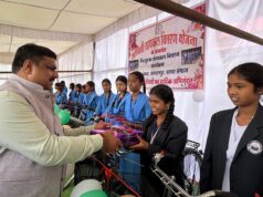 शिक्षा मंत्री गजेंद्र यादव ने बस्तर संभाग की शिक्षा व्यवस्था की समीक्षा की