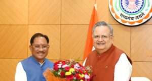आज विधानसभा में मुख्यमंत्री विष्णु देव साय ने षष्ठम विधानसभा के मानसून सत्र में विधानसभा अध्यक्ष डॉ. रमन सिंह से सौजन्य मुलाकात की