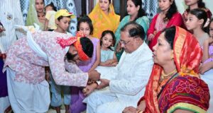 मुख्यमंत्री विष्णुदेव साय ने दोकड़ा की ऐतिहासिक रथयात्रा में निभाई गजपति महाराजा की परंपरा : भगवान श्री जगन्नाथ का रथ खींचकर प्रदेशवासियों के सुख, समृद्धि और खुशहाली की कामना की