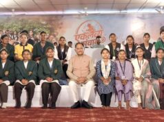 मुख्यमंत्री विष्णु देव साय ने एकलव्य के विद्यार्थियों का बढ़ाया उत्साह