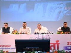मंत्री पर्यटन, संस्कृति, धार्मिक न्यास एवं धर्मस्व राजेश अग्रवाल एवं सचिव, छत्तीसगढ़ शासन डॉ. एस भारती दासन विभागीय गतिविधियों एवं उपलब्धियों पर आज छत्तीसगढ संवाद के आडिटोरियम (अटल नगर, नवा रायपुर) में संयुक्त रूप से प्रेस कॉन्फ्रेंस को संबोधित करते हुए